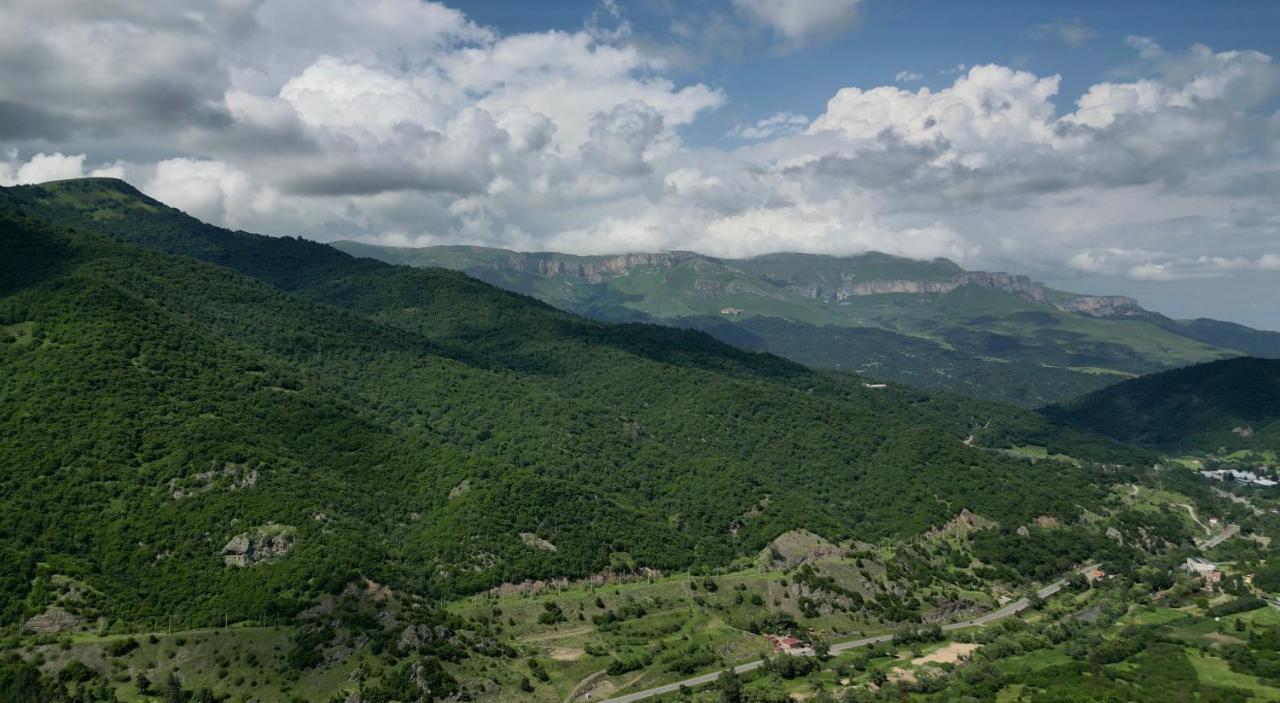 Deghceni Clubhouse Hotel Dilijan Bagian luar foto
