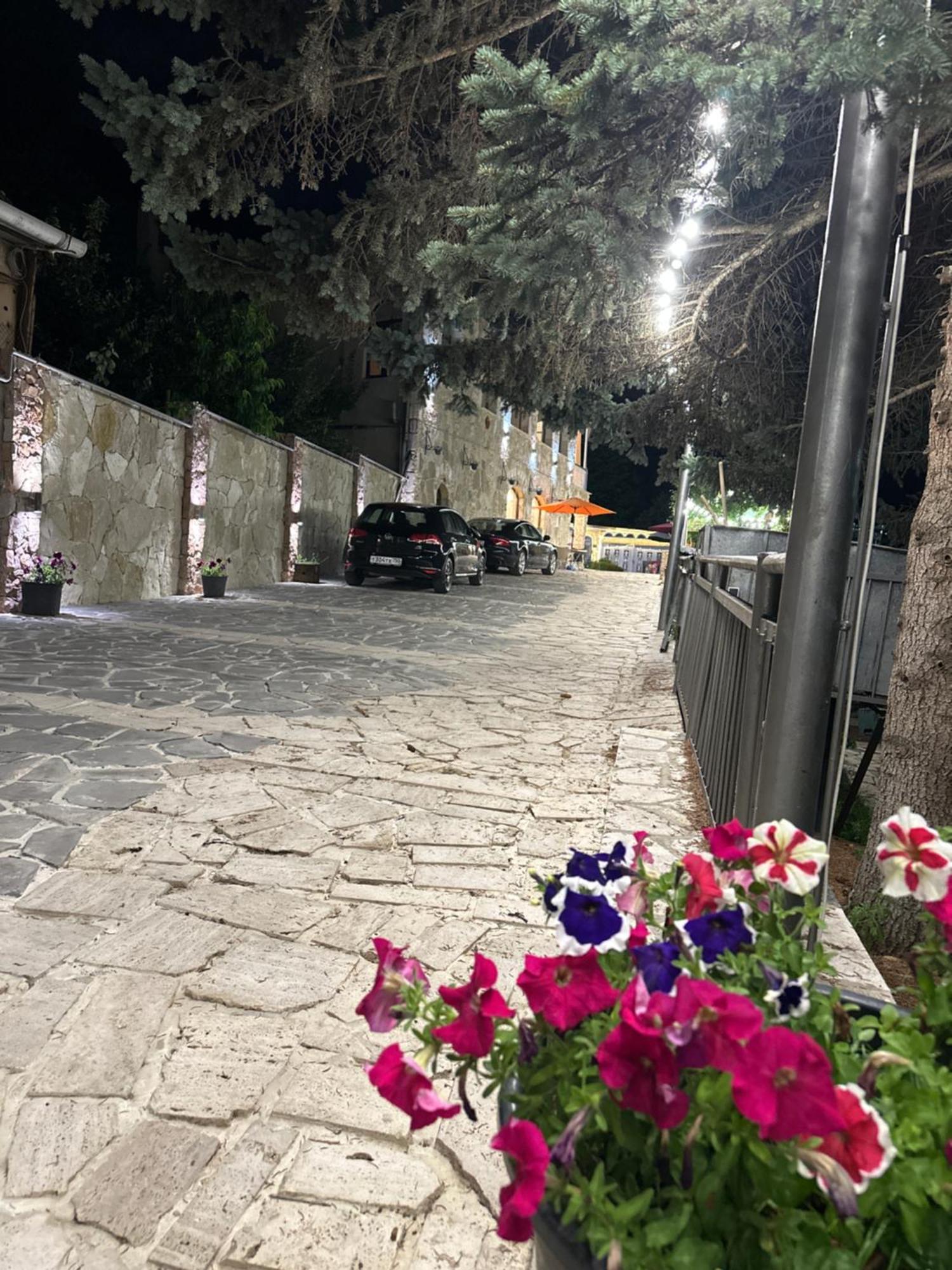 Deghceni Clubhouse Hotel Dilijan Bagian luar foto